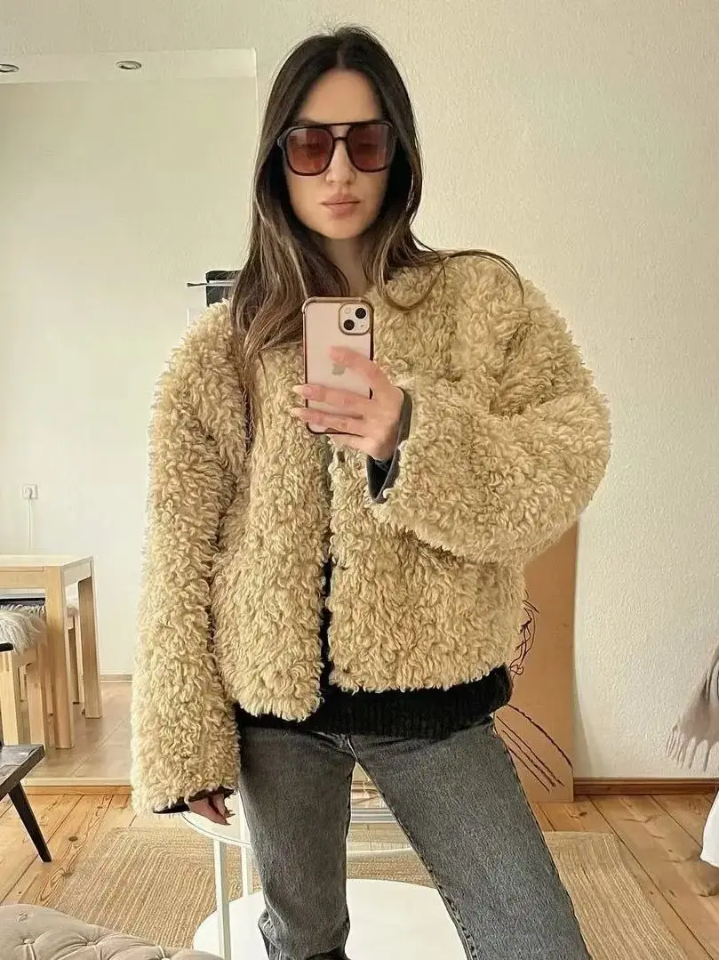 Women's Autumn Winter Double-Sided Lamb Wool Jacket Round Neck Buttons Solid Color Warm Jacket Fashion Rlegant Office Lady Top
Women's Autumn Winter Double-Sided Lamb Wool Jacket Round Neck Buttons Solid Color Warm Jacket Fashion Rlegant Office Lady Top