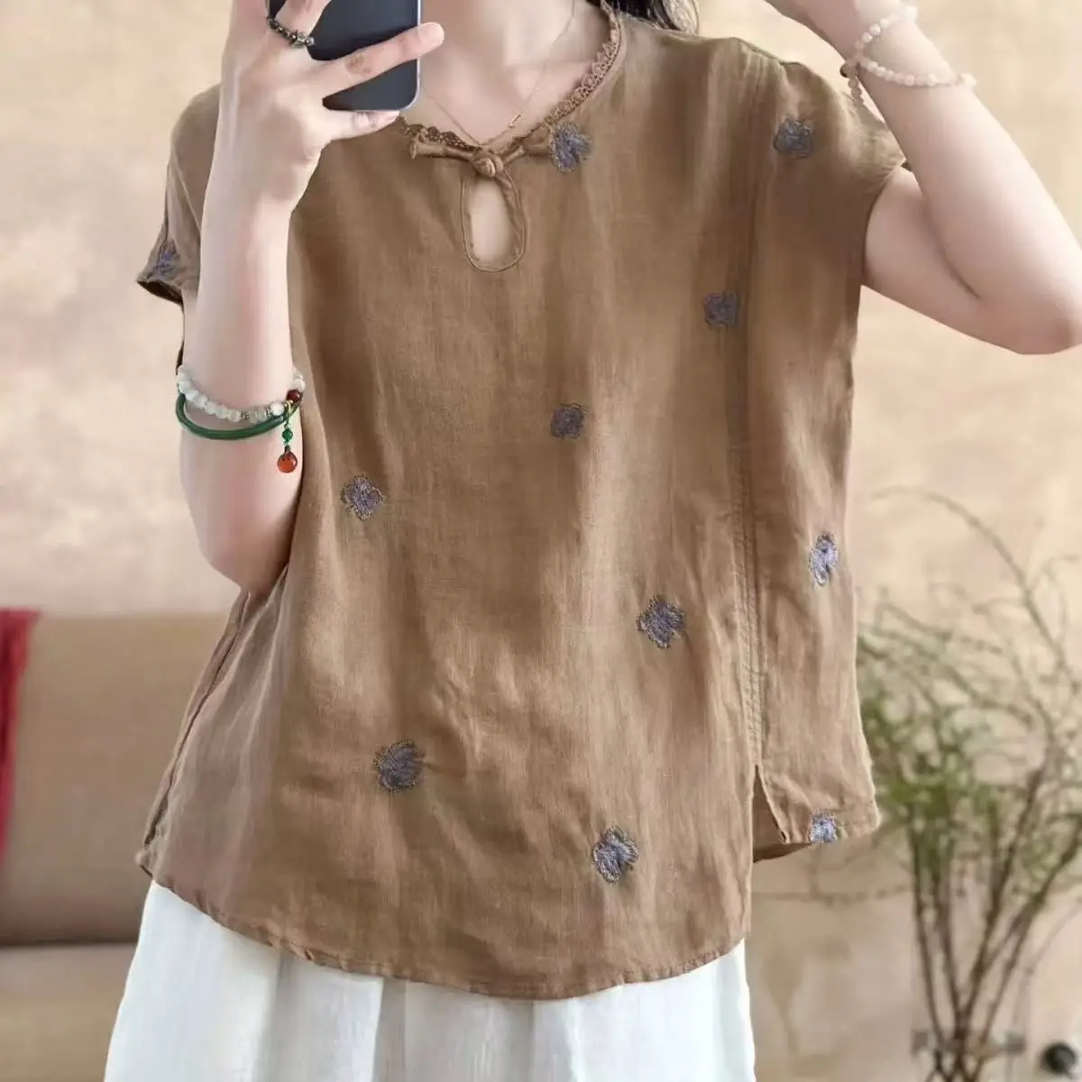 New Chinese Style Embroidered Cotton Linen round Neck Base Shirt Women's plus Size Spring Summer New Arrival T-shirt
New Chinese Style Embroidered Cotton Linen round Neck Base Shirt Women's plus Size Spring Summer New Arrival T-shirt