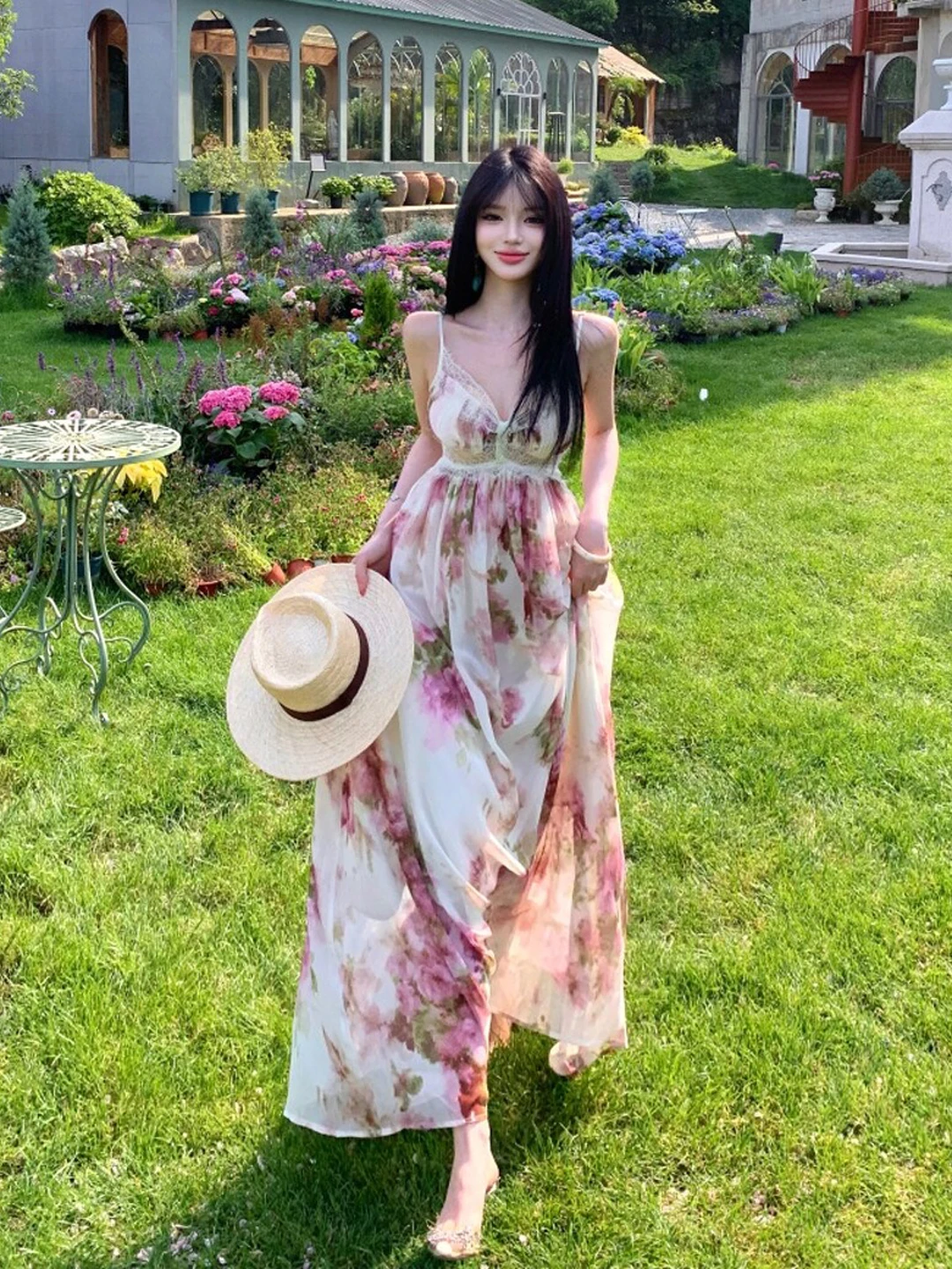 Retro Style Unique V-Neck Print Beach Dress Beautiful And Not Repeating Summer 2026 Women's Dress Holiday Backless Waist-Cinched
Retro Style Unique V-Neck Print Beach Dress Beautiful And Not Repeating Summer 2026 Women's Dress Holiday Backless Waist-Cinched