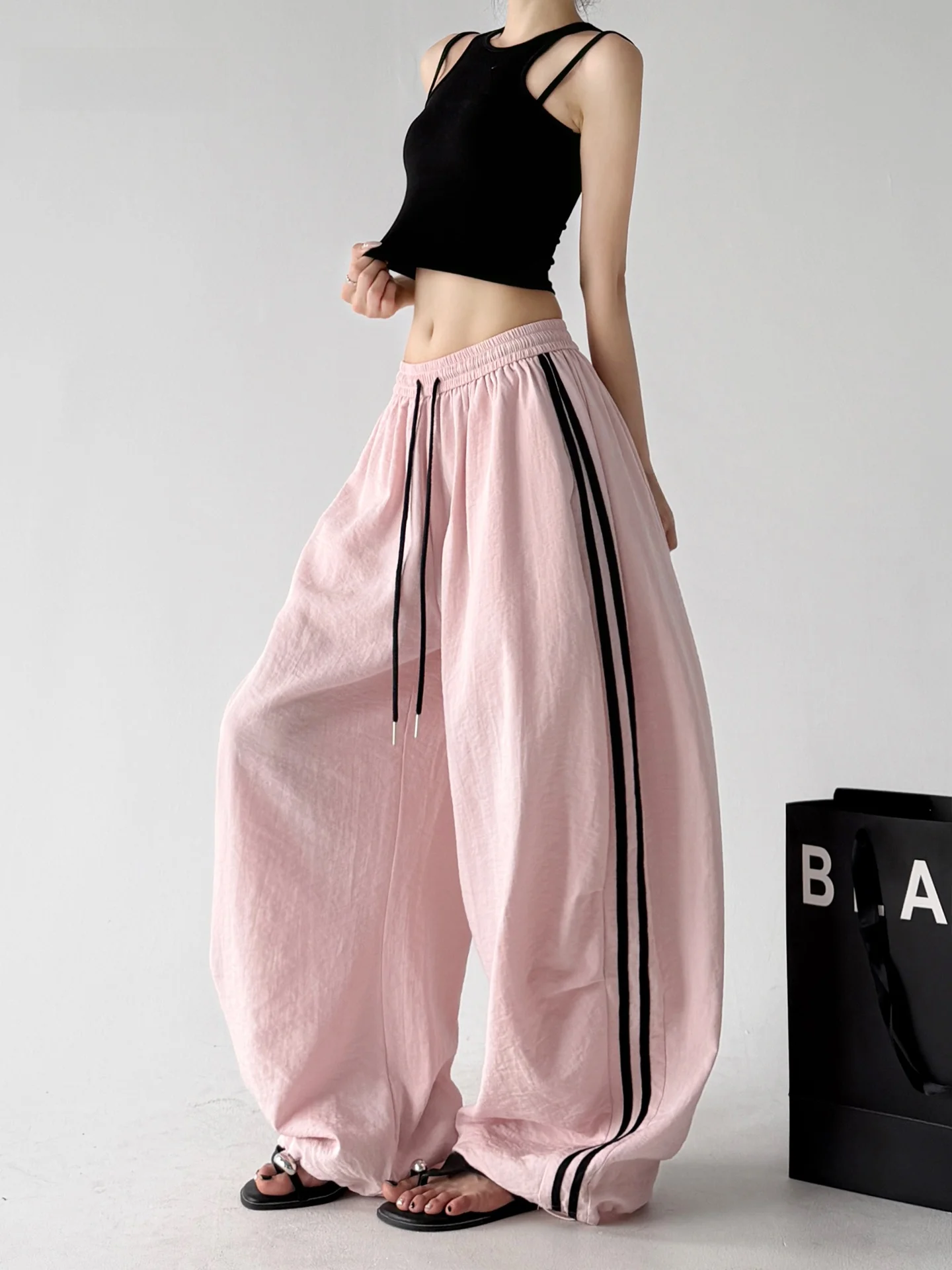 2026 Summer New Style Women's Sport Pants Wide Leg Street Dance Casual Pants Sun Protection Loose Fit Trousers for Ladies
2026 Summer New Style Women's Sport Pants Wide Leg Street Dance Casual Pants Sun Protection Loose Fit Trousers for Ladies