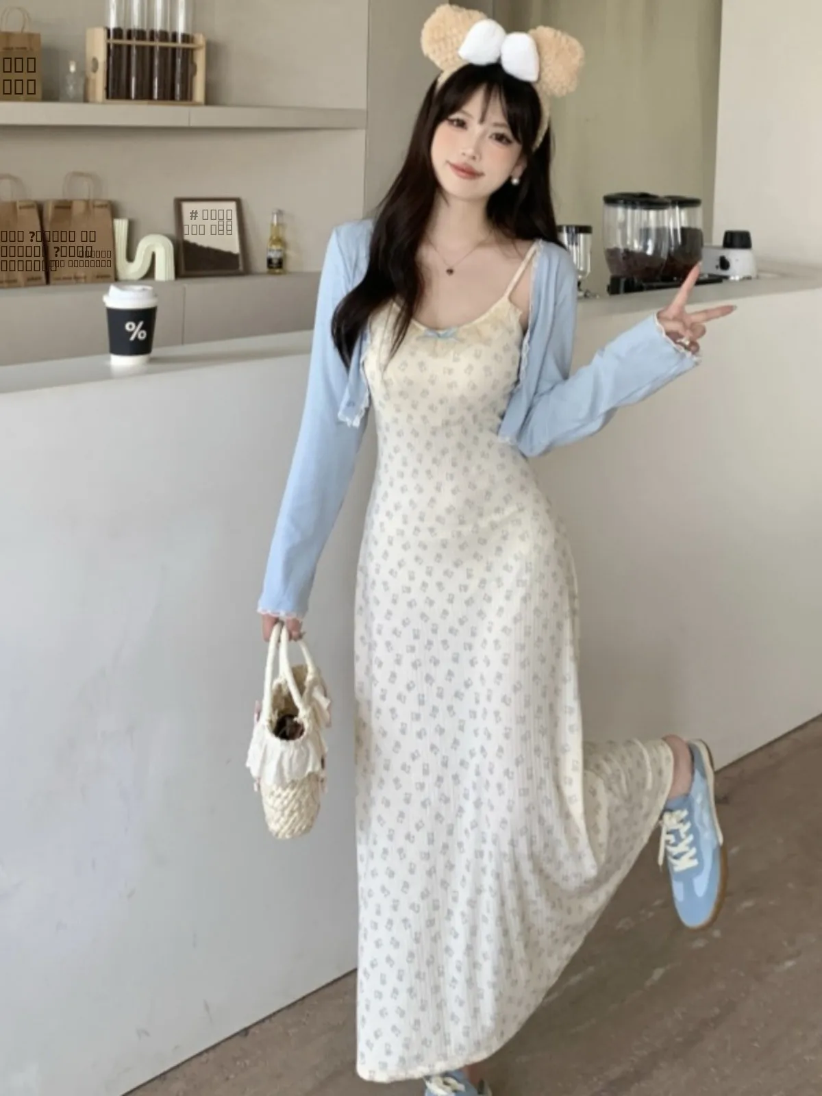 Летнее женское платье А-силуэта с цветочным принтом, кружевной отделкой, завышенной талией, из хлопковой марли, стройнящее, в нежном стиле
Летнее женское платье А-силуэта с цветочным принтом, кружевной отделкой, завышенной талией, из хлопковой марли, стройнящее, в нежном стиле