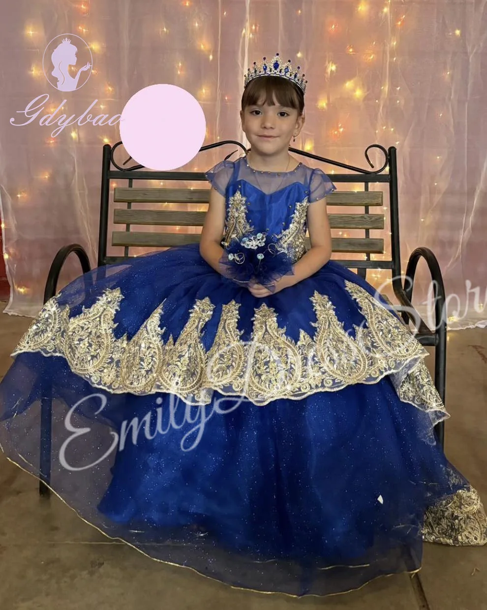 Customized Royal Blue Flower Girl Dresses For Wedding Gold Appliques With Bow Kids Birthday Party First Communion Pageant Gown
Customized Royal Blue Flower Girl Dresses For Wedding Gold Appliques With Bow Kids Birthday Party First Communion Pageant Gown