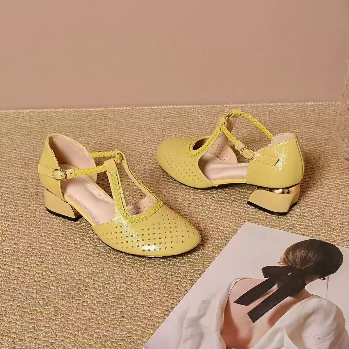 Women's Sandals New2026Summer Fashion French Hollow-Out High-End Women's Shoes Round Toe Chunky Heel Versatile Comfortable Shoes
Women's Sandals New2026Summer Fashion French Hollow-Out High-End Women's Shoes Round Toe Chunky Heel Versatile Comfortable Shoes