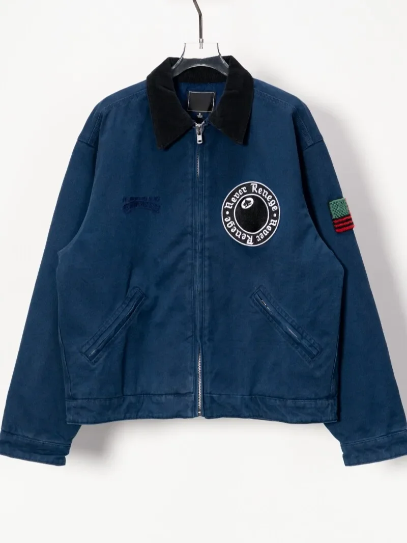 Пальто с отворотами и вышивкой в стиле ST Denim Tear
Пальто с отворотами и вышивкой в стиле ST Denim Tear