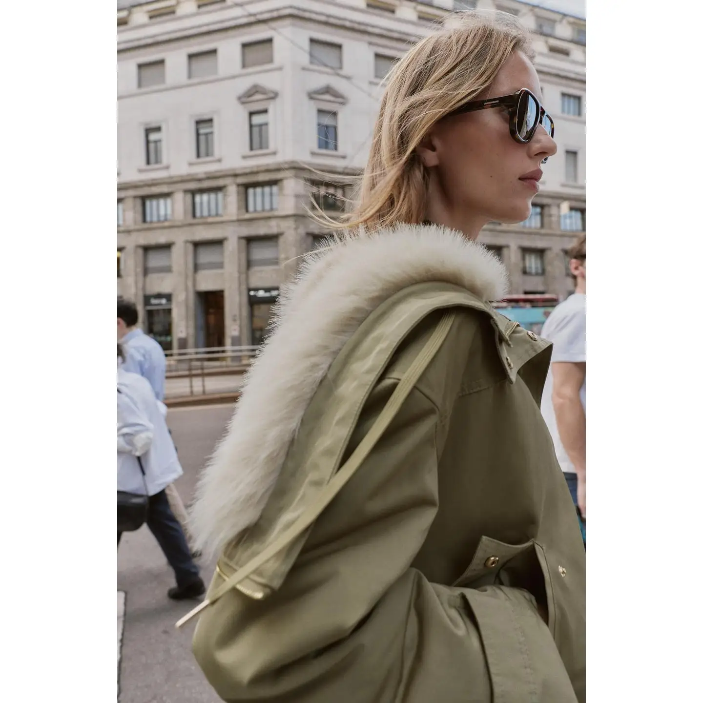 Early Autumn New Sle Parka Coat ort Length Artificial Fur with Hood Button Closure Design Commute Sle Long Sve
Early Autumn New Sle Parka Coat ort Length Artificial Fur with Hood Button Closure Design Commute Sle Long Sve