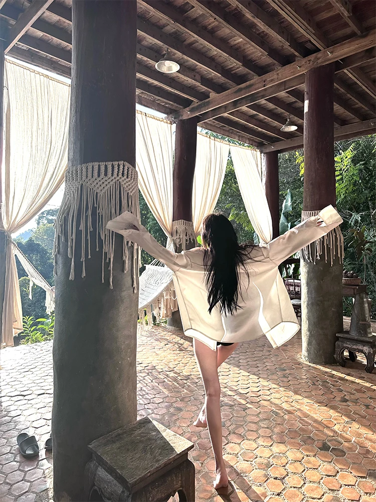 Женская свободная рубашка-жакет FuunJ с длинным рукавом, белая, с защитой от солнца, модный дизайн, повседневный шик, летняя верхняя одежда
Женская свободная рубашка-жакет FuunJ с длинным рукавом, белая, с защитой от солнца, модный дизайн, повседневный шик, летняя верхняя одежда