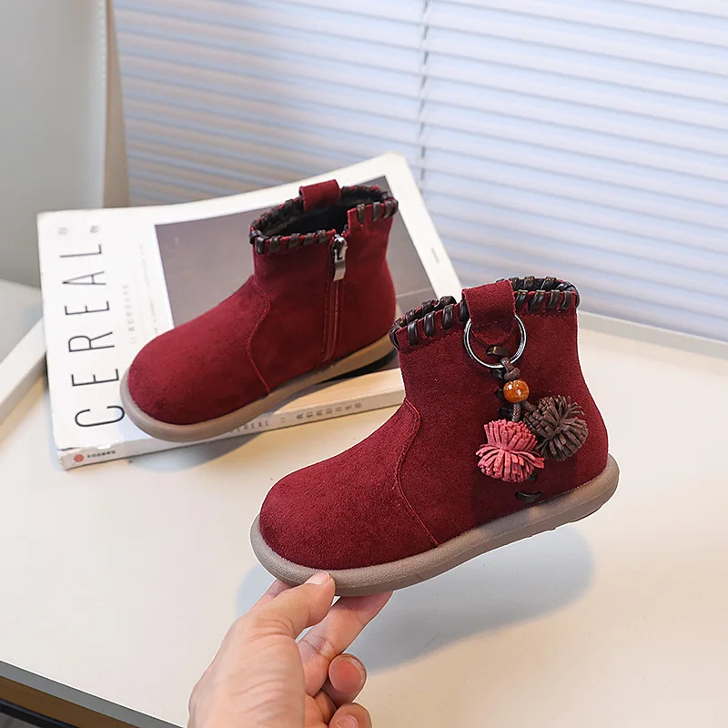 Классические кожаные ботинки с комочками волос для девочек, повседневные детские ботильоны в стиле ретро, детские модные короткие ботинки с круглым носком на толстой подошве, нескользящие
Классические кожаные ботинки с комочками волос для девочек, повседневные детские ботильоны в стиле ретро, детские модные короткие ботинки с круглым носком на толстой подошве, нескользящие