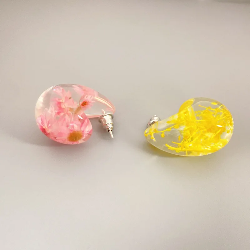 2025 Autumn Winter New Arrival True Flower Resin Casting Molding Cute Sweet Fashion Pastoral Style Personalized Earrings Women 
2025 Autumn Winter New Arrival True Flower Resin Casting Molding Cute Sweet Fashion Pastoral Style Personalized Earrings Women