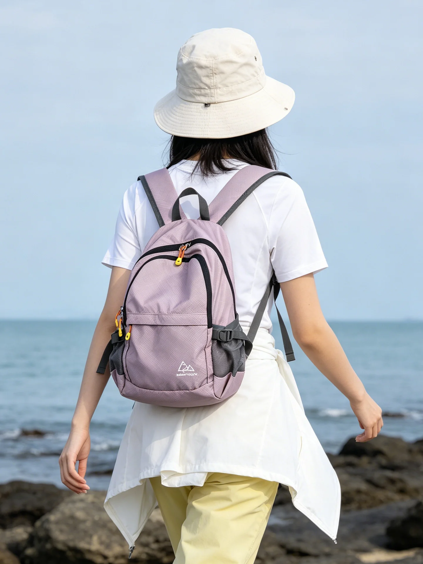 Women's Outdoor Lightweight Hiking Backpack 2026 New Summer Travel Mountain Climbing Sports Travel Bag Nylon Material
Women's Outdoor Lightweight Hiking Backpack 2026 New Summer Travel Mountain Climbing Sports Travel Bag Nylon Material