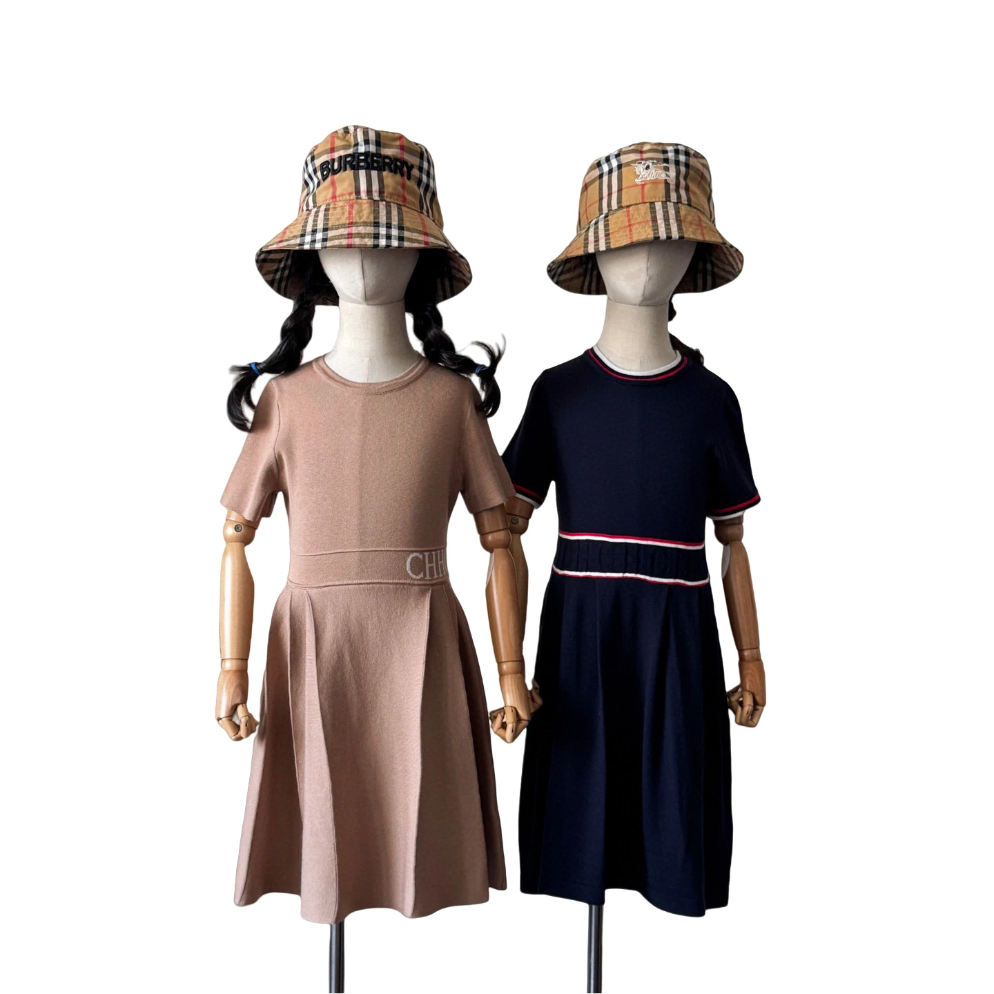 CH Fashion Casual Girls Dress Niche Brand Slim H Fit High Quality Cotton Designer 2025 New Girls Gift Clothing
CH Fashion Casual Girls Dress Niche Brand Slim H Fit High Quality Cotton Designer 2025 New Girls Gift Clothing