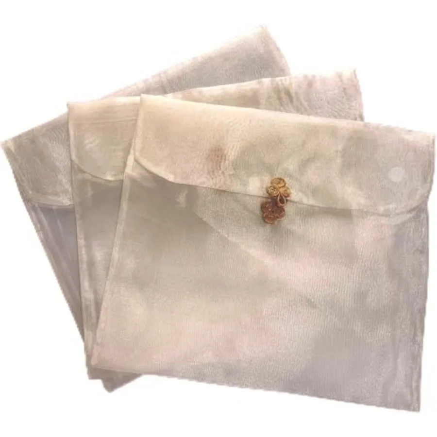 3 Pieces Scarf Storage Bag Beige Encrypted Matte Button Yarn Envelope Silk for Scarf Gifts Organza Clothing Wardrobe Organizer
3 Pieces Scarf Storage Bag Beige Encrypted Matte Button Yarn Envelope Silk for Scarf Gifts Organza Clothing Wardrobe Organizer