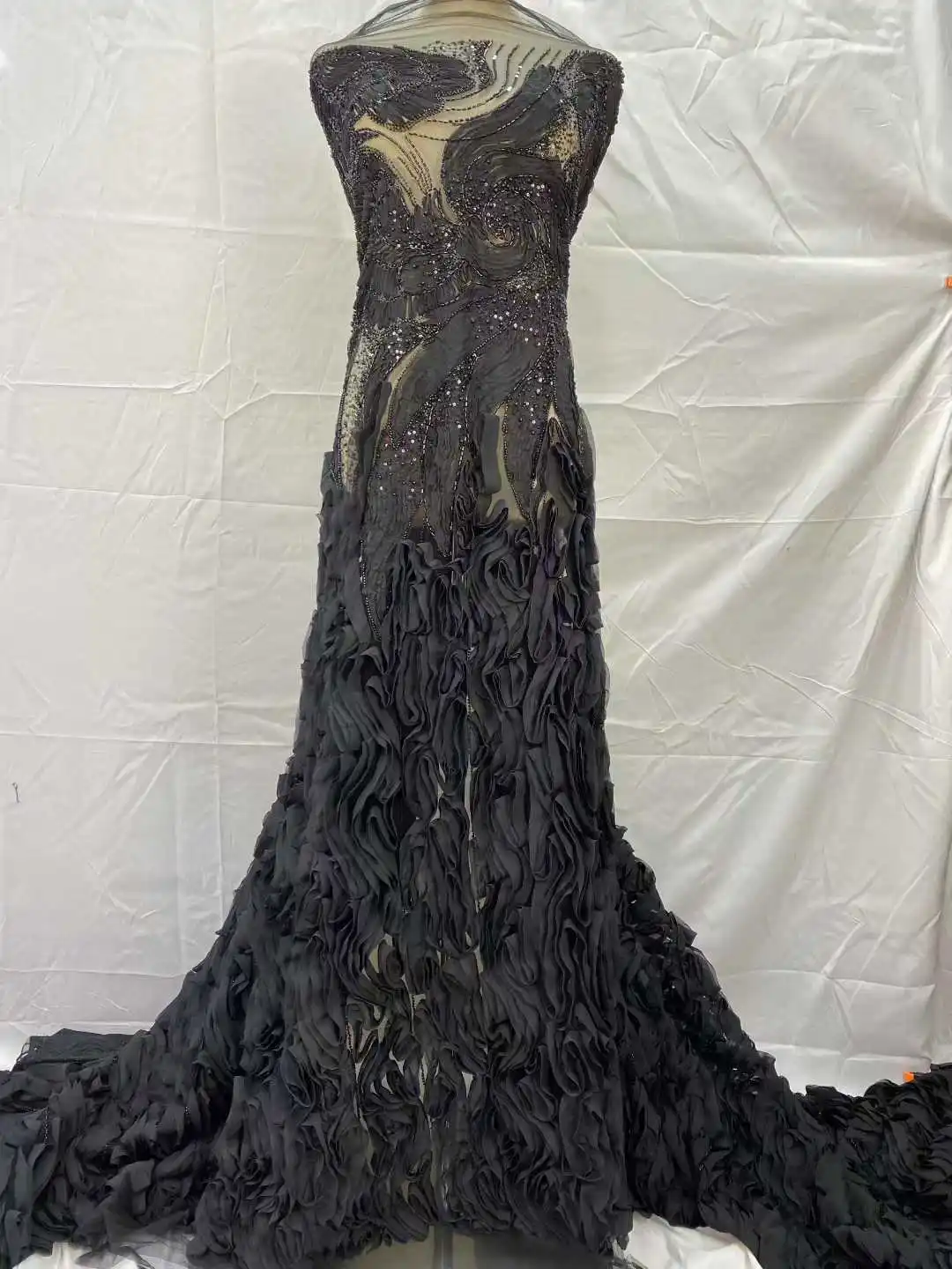 Nigerian Beaded French Mesh Lace With Sequins High Quality 2025 Embroidery Lace Sequins Lace For Wedding Dresses Women
Nigerian Beaded French Mesh Lace With Sequins High Quality 2025 Embroidery Lace Sequins Lace For Wedding Dresses Women