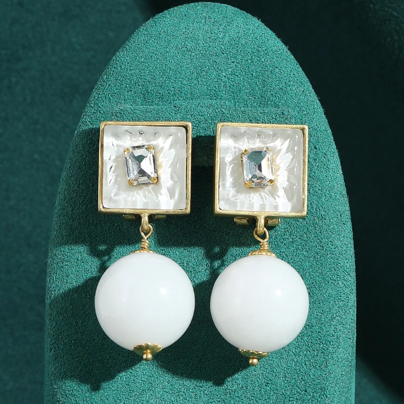 Square Natural Stone Crystal White Drop Earrings Pendant Vintage Round Balls Designer Lady Evening Retro Elegant Charm Jewelry
Square Natural Stone Crystal White Drop Earrings Pendant Vintage Round Balls Designer Lady Evening Retro Elegant Charm Jewelry