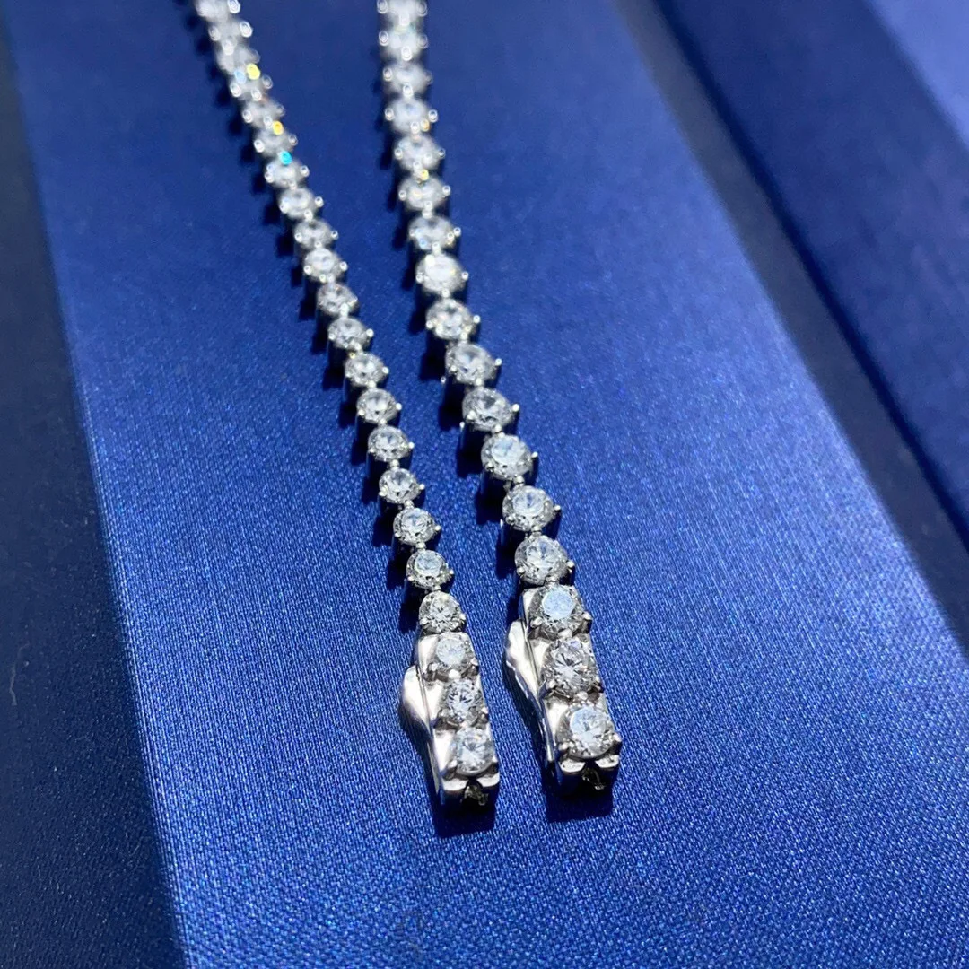 Platinum PT950three-jaw round tennis bracelet - versatile and fashionable accessory chain suitable for both European and America
Platinum PT950three-jaw round tennis bracelet - versatile and fashionable accessory chain suitable for both European and America