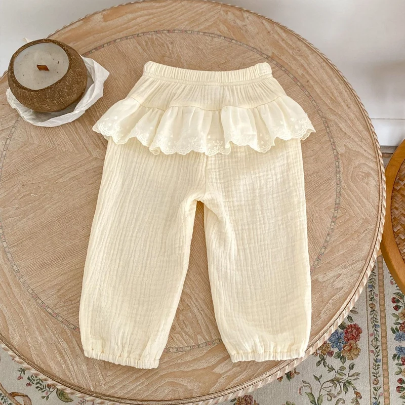 Autumn new baby clothing, 0-3 year old female baby mosquito proof lace double-sided wrinkled pants with folded cuffs
Autumn new baby clothing, 0-3 year old female baby mosquito proof lace double-sided wrinkled pants with folded cuffs