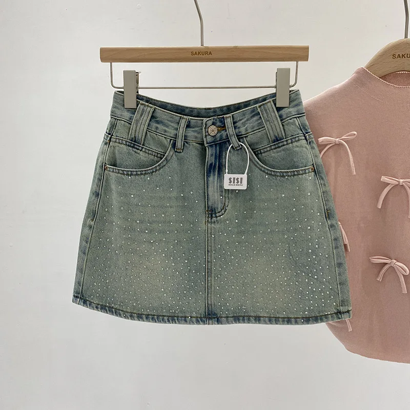 Summer 2024 High Waist Denim Skirt Women's Fashion Sparkling Rhinestone Slimming Bodycon Skirt Trendy Dongda Gate Style
Summer 2024 High Waist Denim Skirt Women's Fashion Sparkling Rhinestone Slimming Bodycon Skirt Trendy Dongda Gate Style