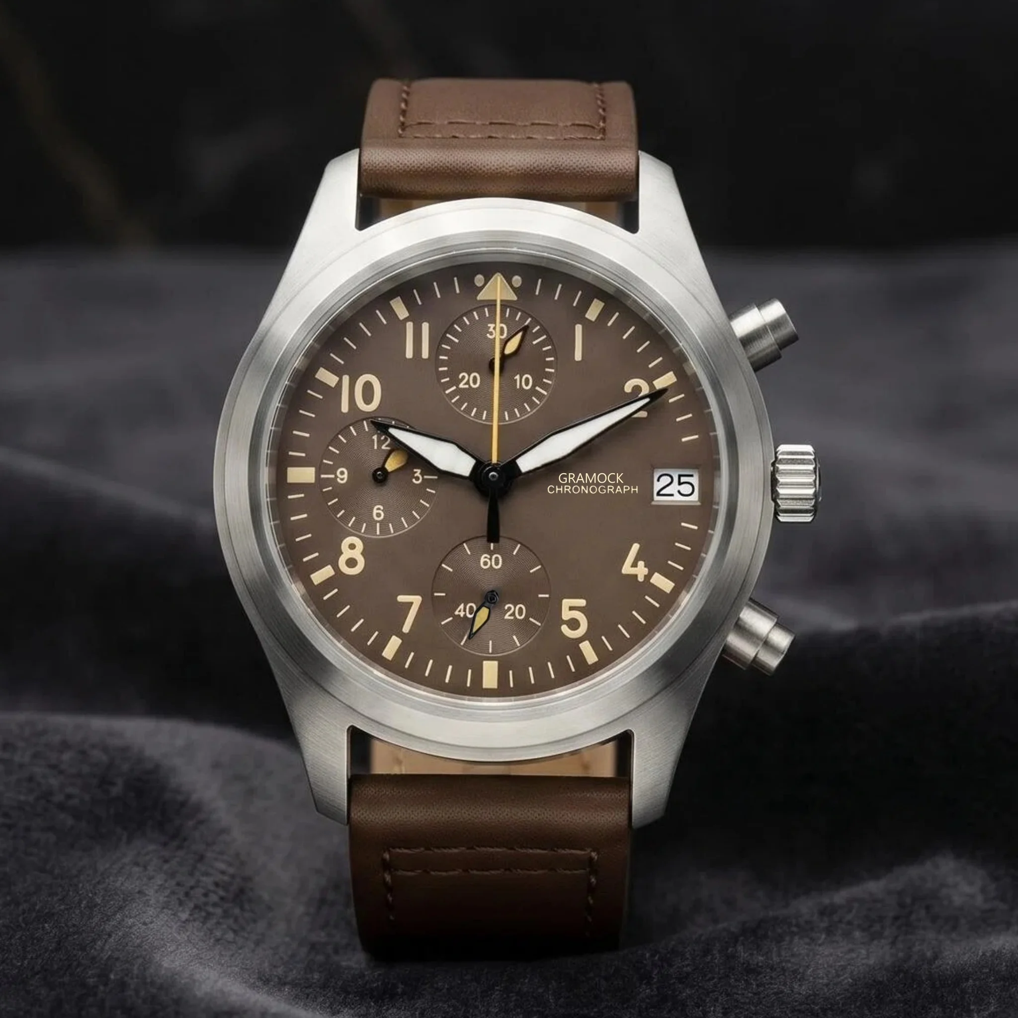 Men's 38mm Steel Dive Vintage Pilot Watch VK67 Quartz Chronograph Men Watch Leather Strap 3 o'clock Date Sapphire Glass Luminous
Men's 38mm Steel Dive Vintage Pilot Watch VK67 Quartz Chronograph Men Watch Leather Strap 3 o'clock Date Sapphire Glass Luminous