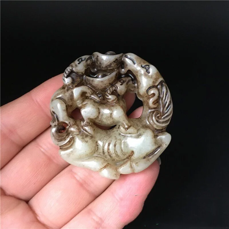 Antique jade carving collection Xiuyu zodiac sheep statue mascot handle piece folk art handicraft
Antique jade carving collection Xiuyu zodiac sheep statue mascot handle piece folk art handicraft