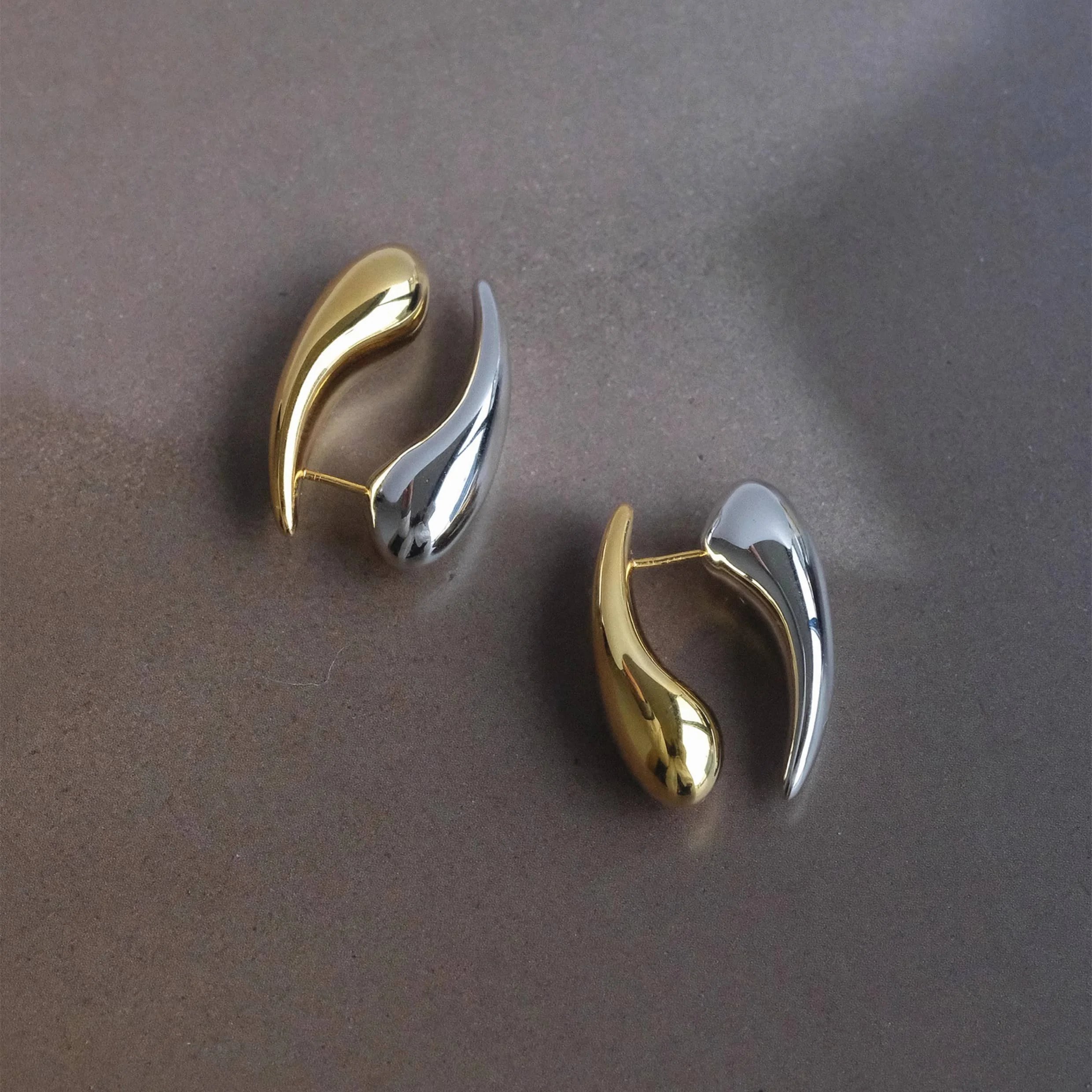 Minimalist Gold Silver Plated Mix Color Metal Water Droplet Stud Earrings for Women Fashion Detachable Classic Jewelry 2024 New
Minimalist Gold Silver Plated Mix Color Metal Water Droplet Stud Earrings for Women Fashion Detachable Classic Jewelry 2024 New