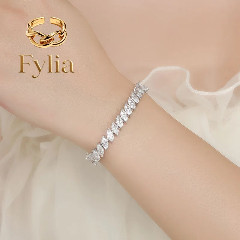 Fylia Jewelry Luxury Solid Platinum PT950 Women's 0.5 karat Horse Eye Moissanite Diamond Bracelet Witch Empty Diamond Bracelet
Fylia Jewelry Luxury Solid Platinum PT950 Women's 0.5 karat Horse Eye Moissanite Diamond Bracelet Witch Empty Diamond Bracelet
