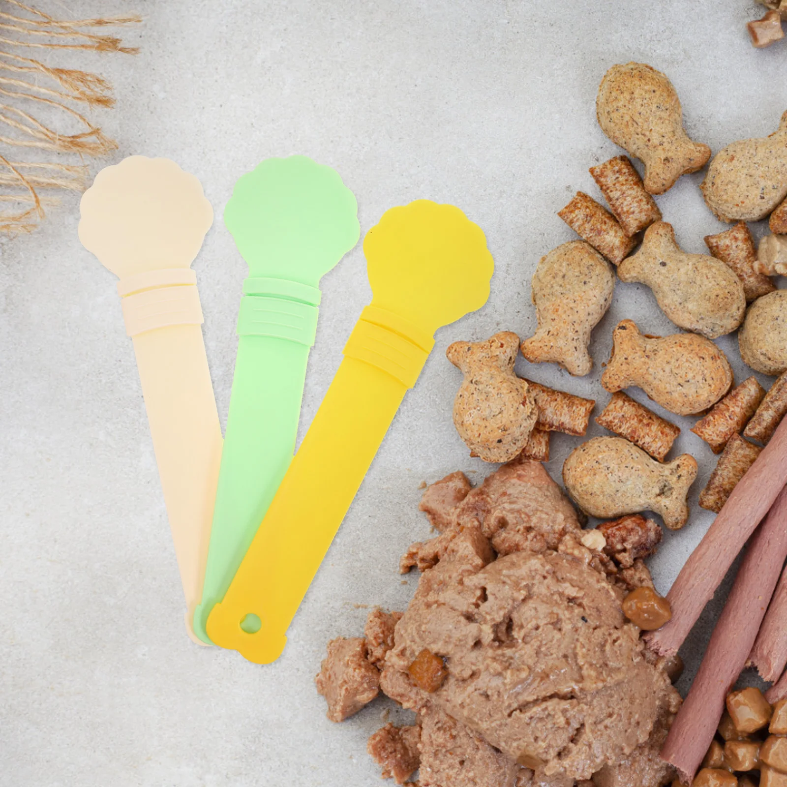 3 Pcs Cat Strip Feeder Spoon Treats Yogurt Food Dispenser Cats Pp Squeeze Multifunctional Portable Pet Supplies Container
3 Pcs Cat Strip Feeder Spoon Treats Yogurt Food Dispenser Cats Pp Squeeze Multifunctional Portable Pet Supplies Container
