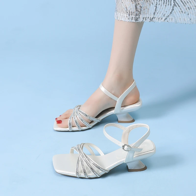 Super Soft Summer Sandals, Exquisite Chunky High Heels, Cool Feeling, Rhinestone Single Strap, French-style Stunning
Super Soft Summer Sandals, Exquisite Chunky High Heels, Cool Feeling, Rhinestone Single Strap, French-style Stunning