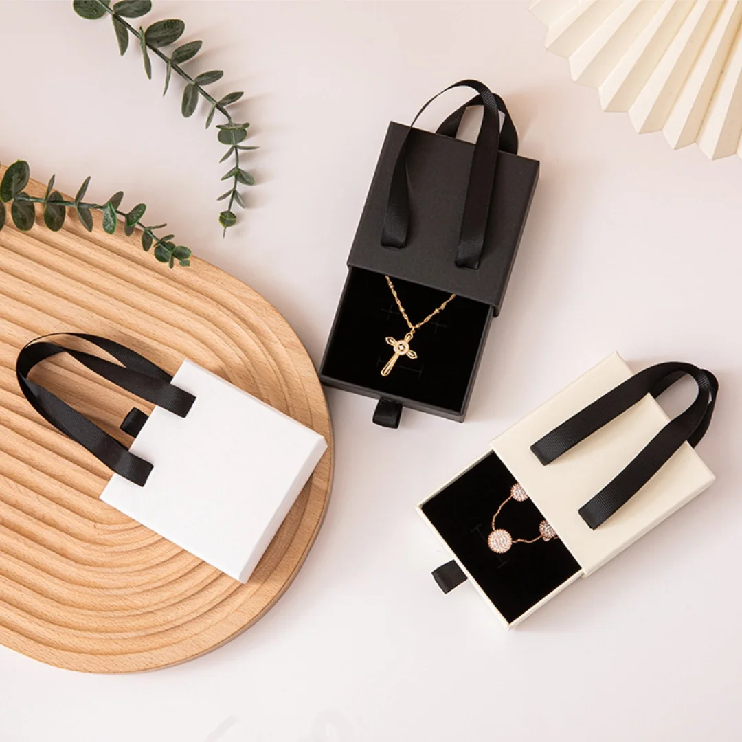 Drawer Jewelry Box With Tote Bag Earring Ring Storage Box Bracelet Necklace Gift Packaging Box Jewelry Organizer Paper Case
Drawer Jewelry Box With Tote Bag Earring Ring Storage Box Bracelet Necklace Gift Packaging Box Jewelry Organizer Paper Case