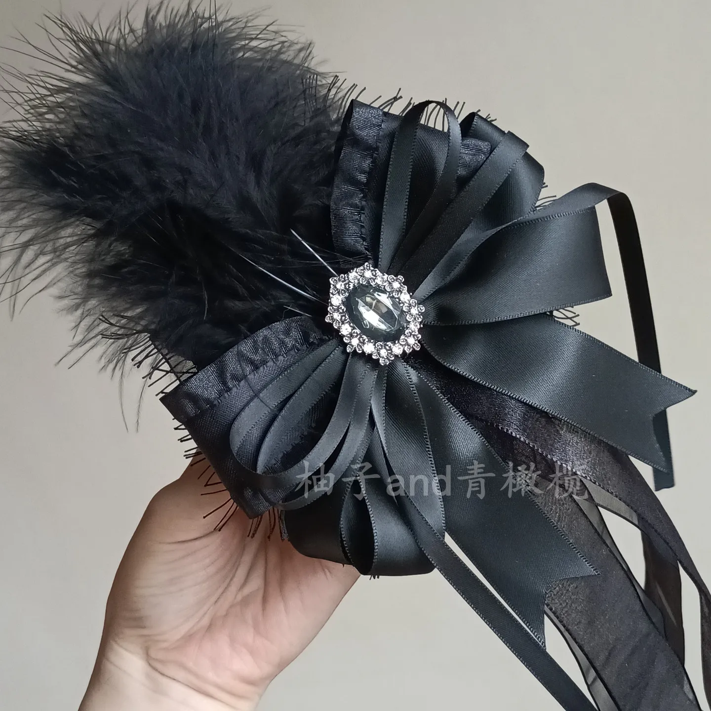 Witch Dark Goth Lolita Sparrow Feather Hair Clips for Girls Black Feather Flower Pill Lolita Hair Accessories
Witch Dark Goth Lolita Sparrow Feather Hair Clips for Girls Black Feather Flower Pill Lolita Hair Accessories