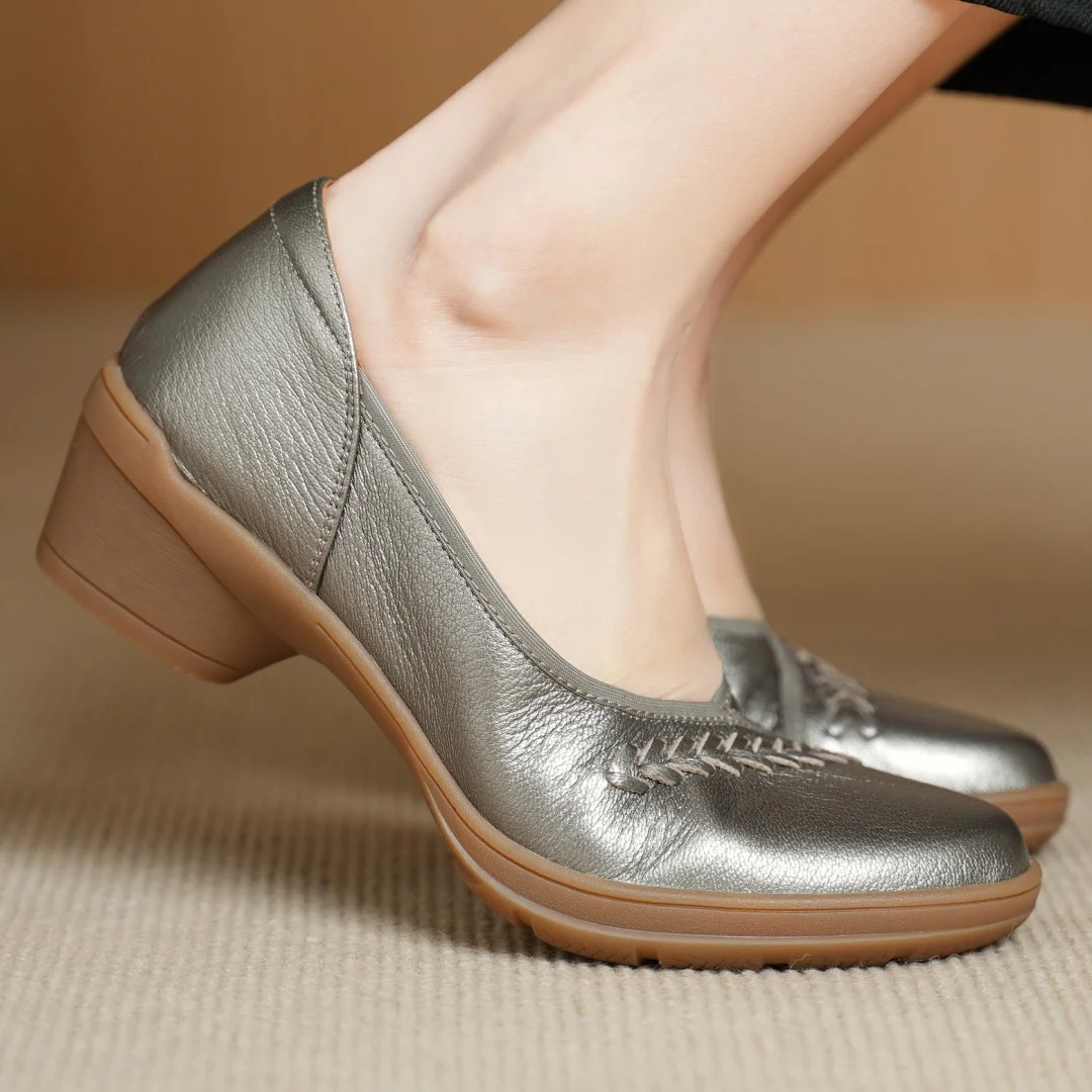 danxuefei 2021 spring new women's sheepskin round toe slip-on pumps 4.5cm wedge med heel casual female OL style daily dress shoe
danxuefei 2021 spring new women's sheepskin round toe slip-on pumps 4.5cm wedge med heel casual female OL style daily dress shoe