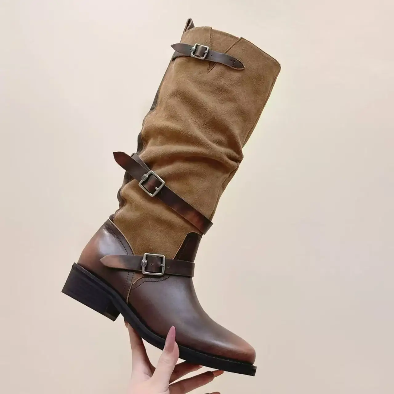 Женские винтажные полированные сапоги до колена, плиссированные сапоги до колена с пряжкой на толстой подошве, рыцарские сапоги на массивном каблуке, зимняя мода
Женские винтажные полированные сапоги до колена, плиссированные сапоги до колена с пряжкой на толстой подошве, рыцарские сапоги на массивном каблуке, зимняя мода