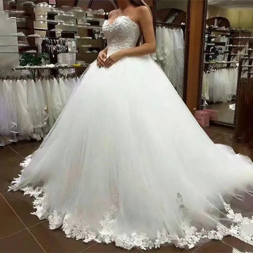 Customized Bride Dress 2025 Lace Applique Sweetheart Vestidos De Noiva Sexy Ball Gown Wedding Dresses for Brides Robe De Mariée
Customized Bride Dress 2025 Lace Applique Sweetheart Vestidos De Noiva Sexy Ball Gown Wedding Dresses for Brides Robe De Mariée