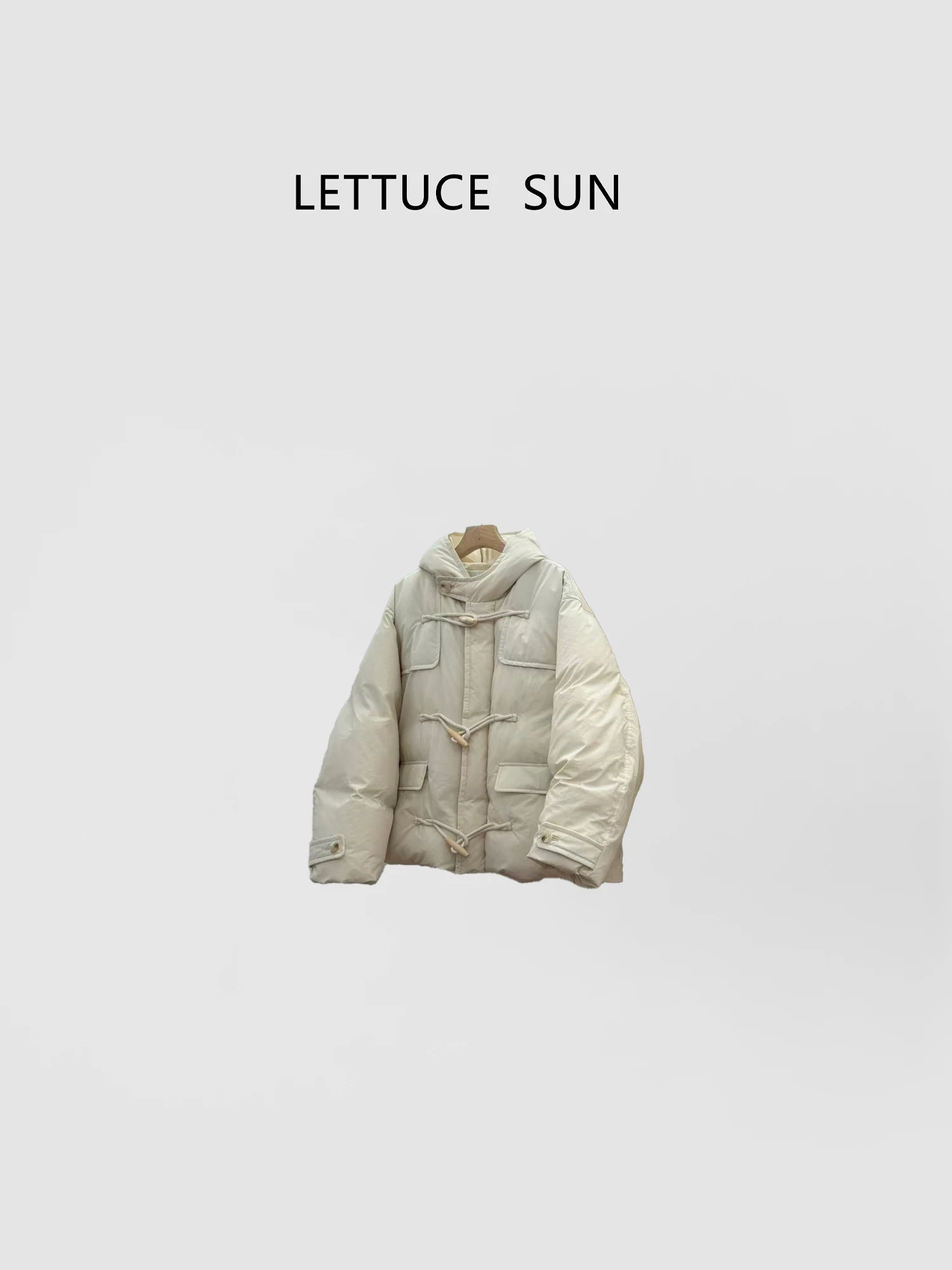 Пальто-пуховик Bury Beige с капюшоном, на пуговицах, теплое, с длинными рукавами, стандартной длины, однотонное, зимняя верхняя одежда
Пальто-пуховик Bury Beige с капюшоном, на пуговицах, теплое, с длинными рукавами, стандартной длины, однотонное, зимняя верхняя одежда