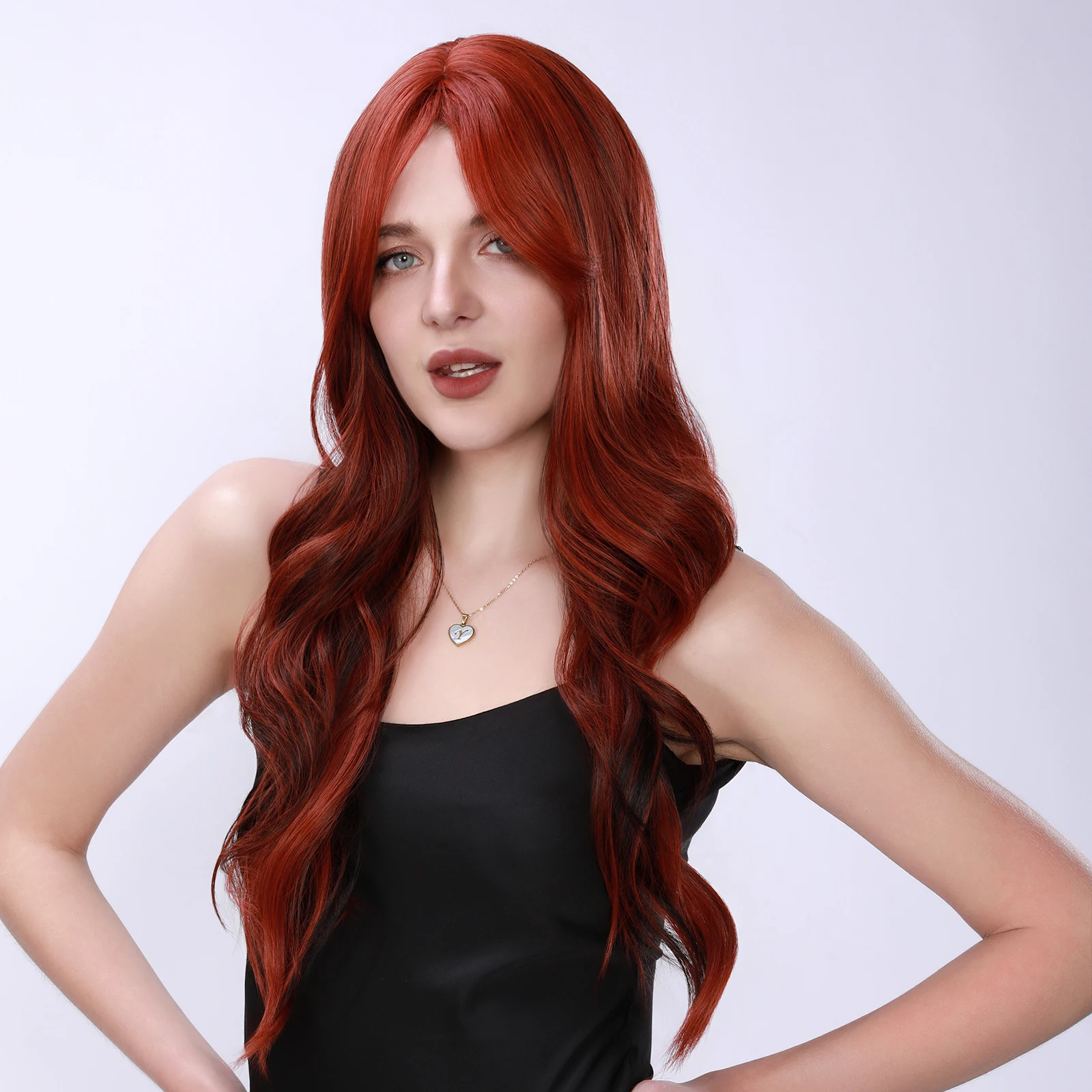 1 женский парик, выполненный из термостойкого синтетического высокотемпературного волокна, с естественно объемным стилем.
1 женский парик, выполненный из термостойкого синтетического высокотемпературного волокна, с естественно объемным стилем.