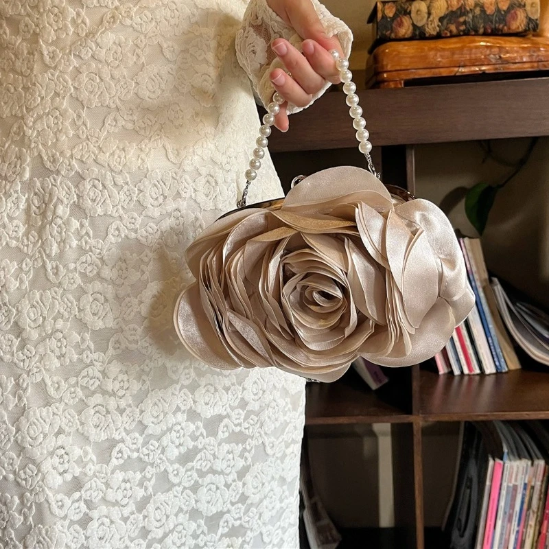 Floral Pink Bridal Clutch Bag Small Evening Purse for Women with Chain Strap Fashionable Rose Flower Wedding Party Handbag
Floral Pink Bridal Clutch Bag Small Evening Purse for Women with Chain Strap Fashionable Rose Flower Wedding Party Handbag