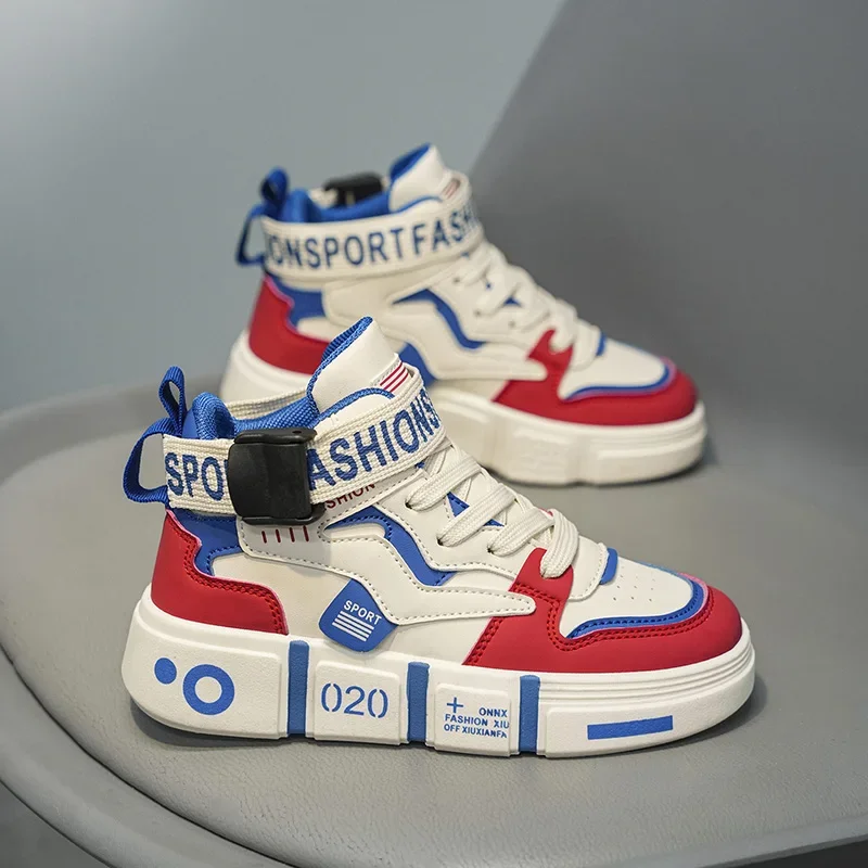 Детская модная спортивная обувь. Трендовая прогулочная обувь. Детские туфли с высоким берцем. Нескользящие уличные повседневные кроссовки на толстой подошве для мальчиков.
Детская модная спортивная обувь. Трендовая прогулочная обувь. Детские туфли с высоким берцем. Нескользящие уличные повседневные кроссовки на толстой подошве для мальчиков.