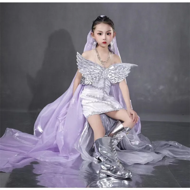 Модная одежда для девочек, креативная одежда для подиума, детская модель, платье со шлейфом для подиума
Модная одежда для девочек, креативная одежда для подиума, детская модель, платье со шлейфом для подиума