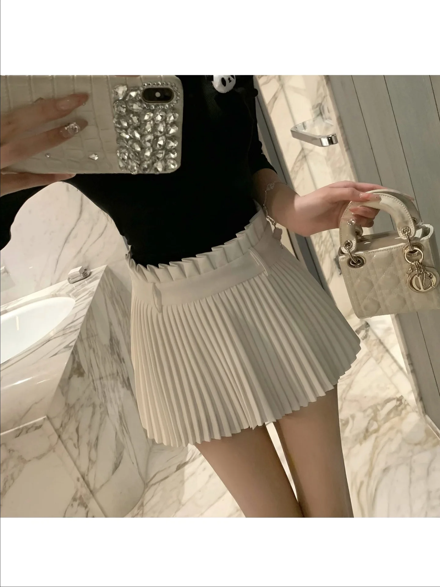 High Waist Short Pleated Skirt Pure Desire Style Flower Bud Design Slimming A-Line Skirt for Younger Look Polyester Fiber
High Waist Short Pleated Skirt Pure Desire Style Flower Bud Design Slimming A-Line Skirt for Younger Look Polyester Fiber