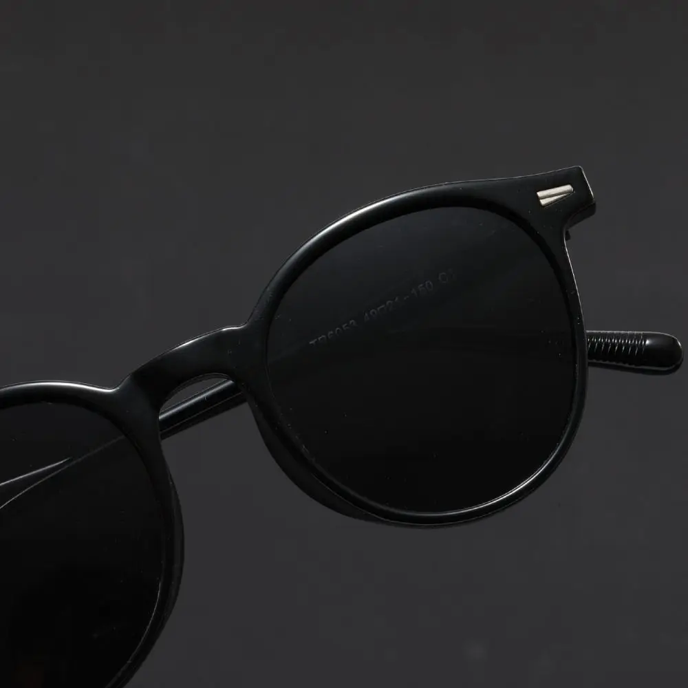 High Quality Polarized Retro TR90 Glasses Unisex Oval Shape Fashion Shades Trending Ultra Light UV400 Sunglasses
High Quality Polarized Retro TR90 Glasses Unisex Oval Shape Fashion Shades Trending Ultra Light UV400 Sunglasses