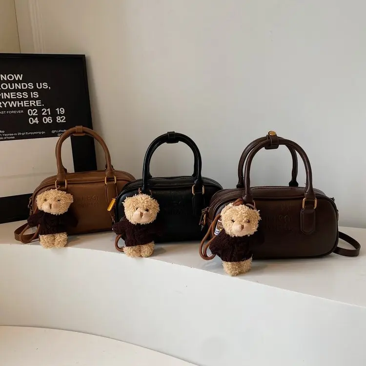 2025 Autumn 574 New Pendant-free Women's Shoulder Messenger Small Square Bag Fashionable Versatile Bowling Bag
2025 Autumn 574 New Pendant-free Women's Shoulder Messenger Small Square Bag Fashionable Versatile Bowling Bag