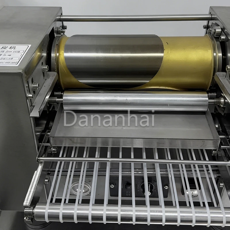 Strawberry Thousand Layer Cake Maker Fully Automatic Roast Duck Pancake Forming Machine Home Kitchen Cake Making Equipment
Strawberry Thousand Layer Cake Maker Fully Automatic Roast Duck Pancake Forming Machine Home Kitchen Cake Making Equipment