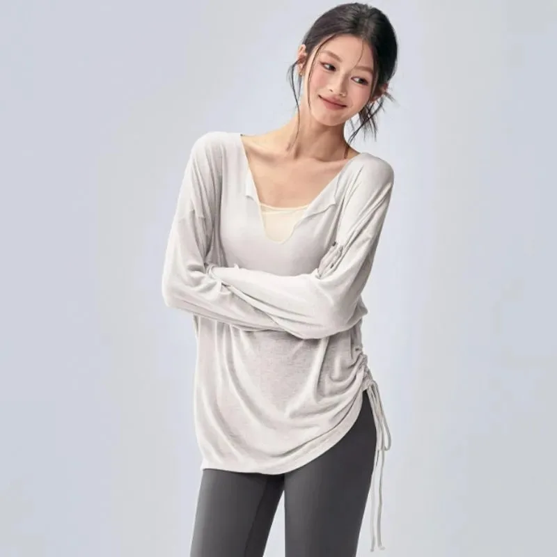 Women's V Neck Long Sleeve Loose Fit Yoga Top with Side Drawstring Ruched Casual Workout Tunic
Women's V Neck Long Sleeve Loose Fit Yoga Top with Side Drawstring Ruched Casual Workout Tunic
