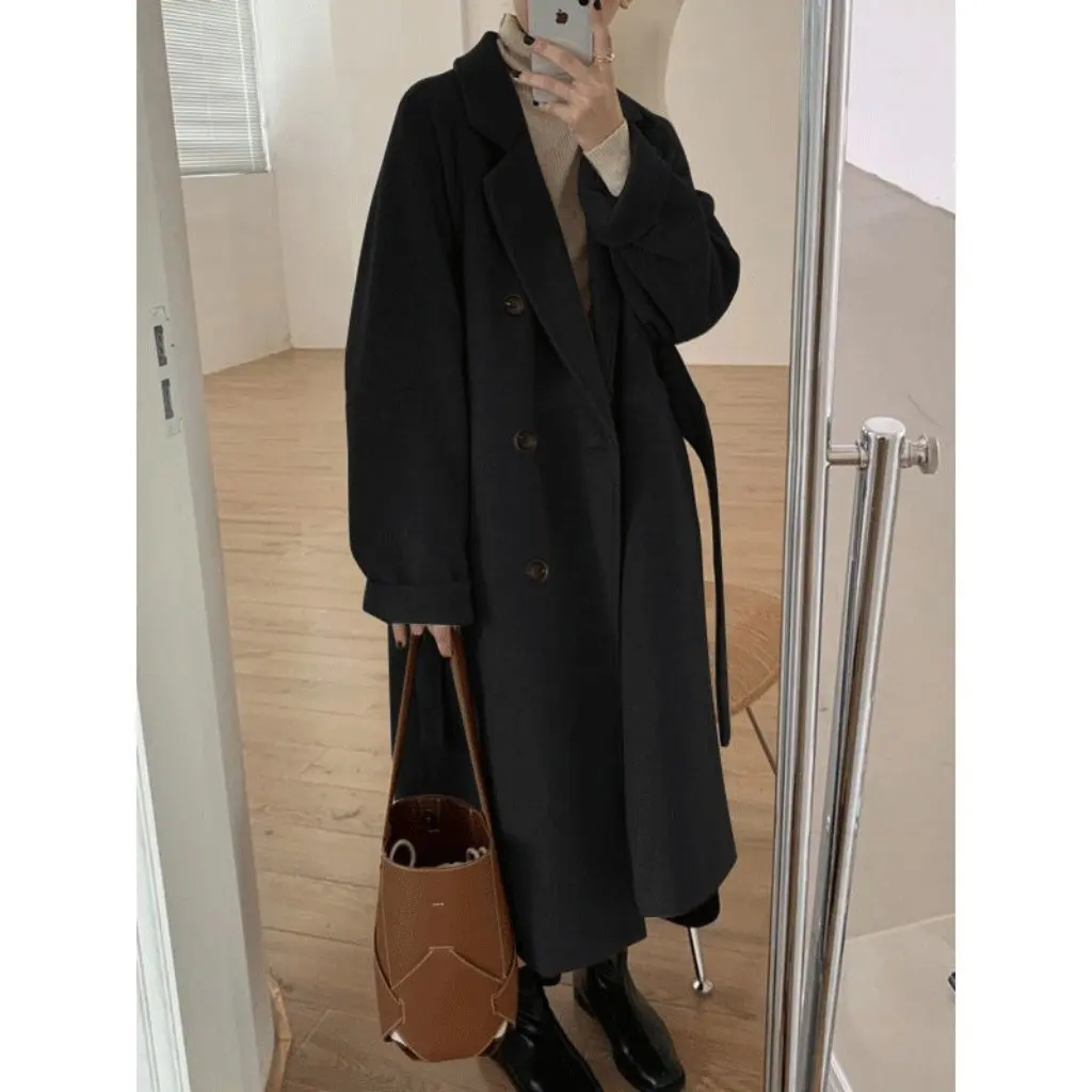 Women's Mid-Length Woolen Coat Hepburn Style Elegant Loose Fit Thickened Autumn Winter New
Women's Mid-Length Woolen Coat Hepburn Style Elegant Loose Fit Thickened Autumn Winter New