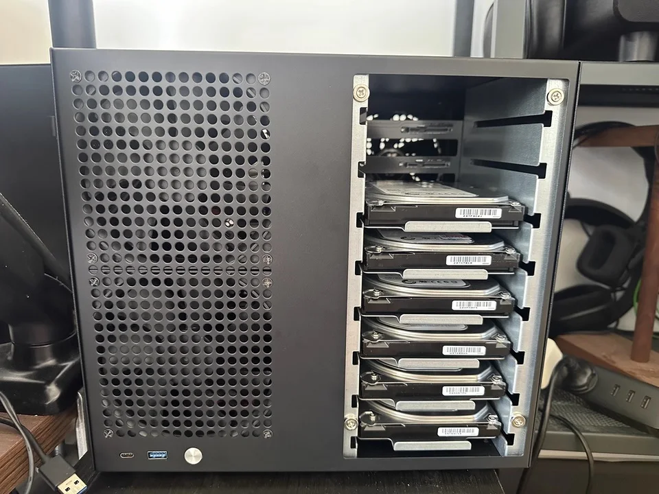 2025 New Upgraded Version Multi-scene Universal Suiteng Chassis NAS Computer Chassis Aluminum Alloy Vertical
2025 New Upgraded Version Multi-scene Universal Suiteng Chassis NAS Computer Chassis Aluminum Alloy Vertical