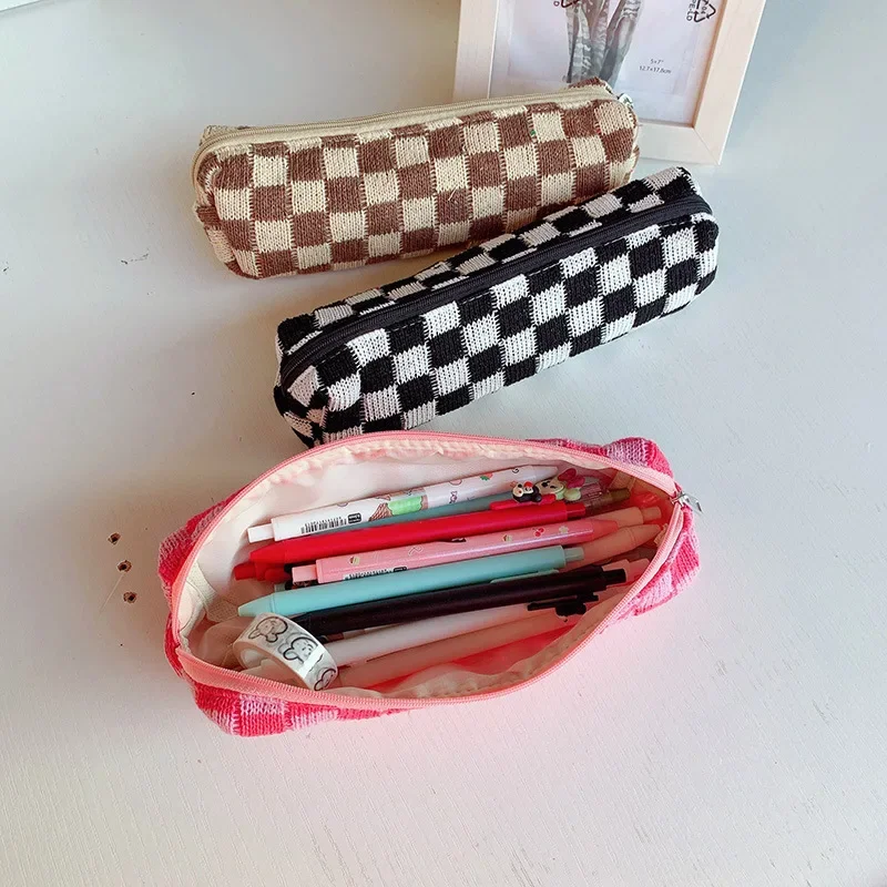 Checkerboard Pattern Mini Knitting Lipstiks Organizer Bag Zipper Stationery Bag Pouch Fashion Grids Small Cosmetic BagMakeup Bag
Checkerboard Pattern Mini Knitting Lipstiks Organizer Bag Zipper Stationery Bag Pouch Fashion Grids Small Cosmetic BagMakeup Bag