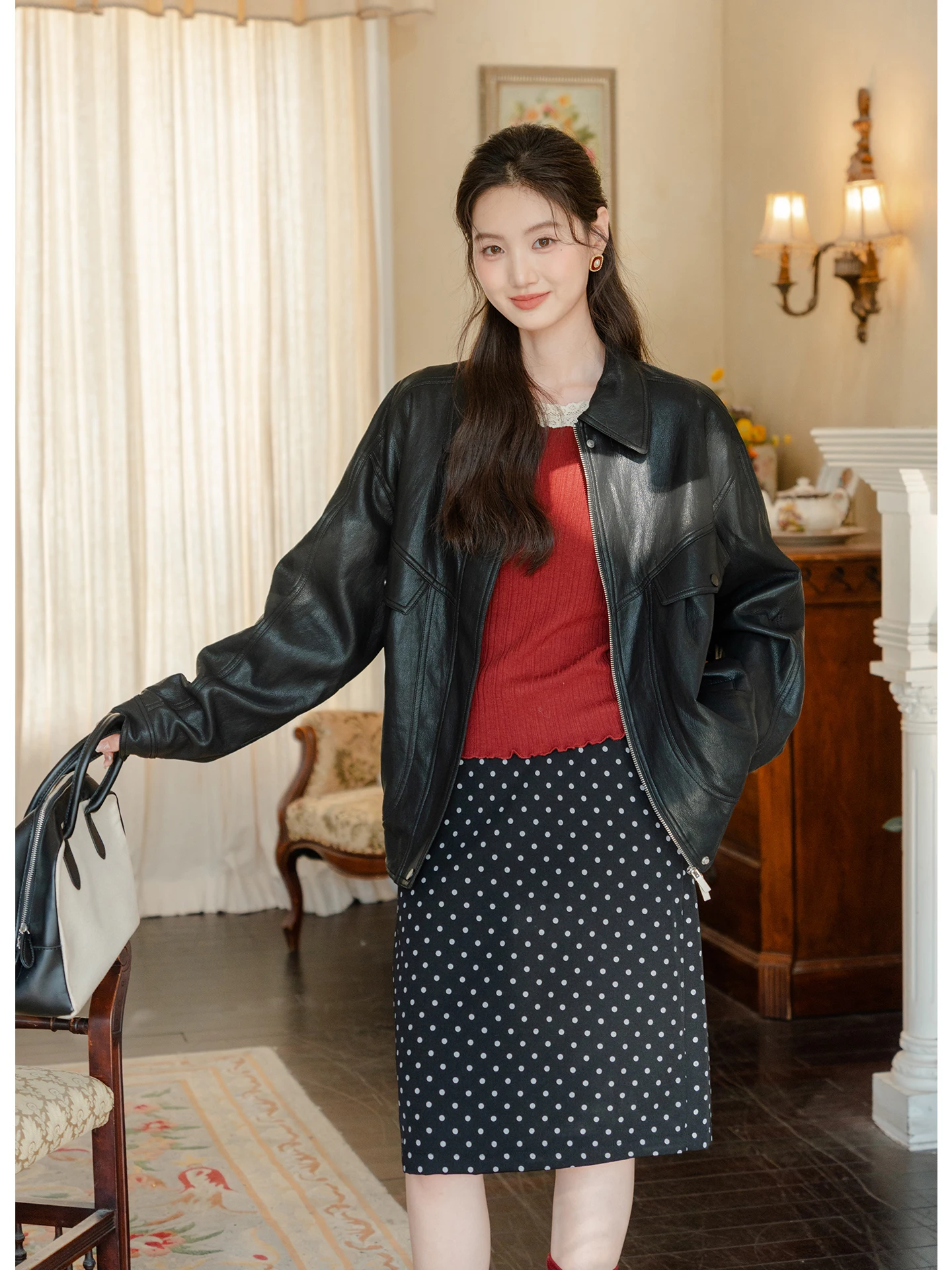 Bla PU Leather Jaet ort Sle Women's Collar Zipper Closure Coat Youth Faion Small Size Friendly Early Autumn
Bla PU Leather Jaet ort Sle Women's Collar Zipper Closure Coat Youth Faion Small Size Friendly Early Autumn