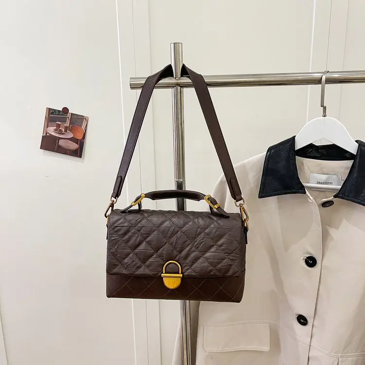 Parisian Luxury Large Capacity Diaper Bags For Ladies Elegant Vintage Shoulder Bag Minimalist Fashion Tote Bag Simple Trendy
Parisian Luxury Large Capacity Diaper Bags For Ladies Elegant Vintage Shoulder Bag Minimalist Fashion Tote Bag Simple Trendy