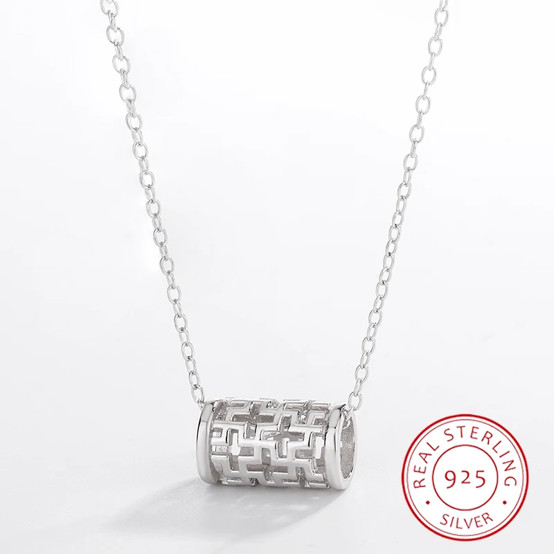 Retro Genuine S925 Silver Clavicle Chain Women's Hollow Circle Puzzle Temperament Personality Men's Pendant Necklace
Retro Genuine S925 Silver Clavicle Chain Women's Hollow Circle Puzzle Temperament Personality Men's Pendant Necklace