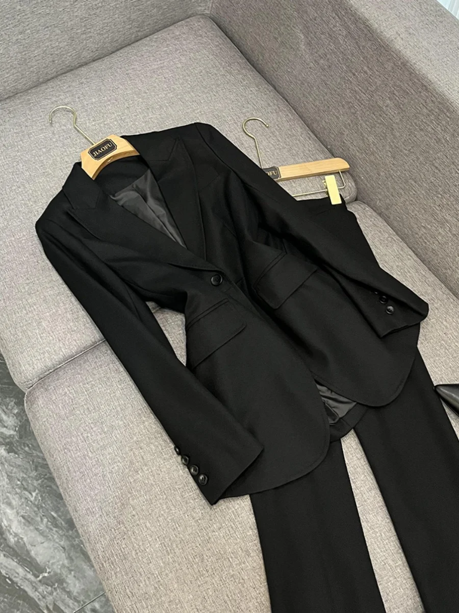 New Advanced Winter Bla Suit Jaet with Bell Bot Pants Faionable Commute Workwear One-Button Design B20437
New Advanced Winter Bla Suit Jaet with Bell Bot Pants Faionable Commute Workwear One-Button Design B20437