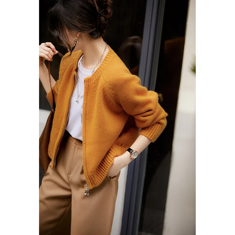 Italian craft wool cashmere sweater round neck zipper thick autumn and winter knitted cardigan coat woman
Italian craft wool cashmere sweater round neck zipper thick autumn and winter knitted cardigan coat woman