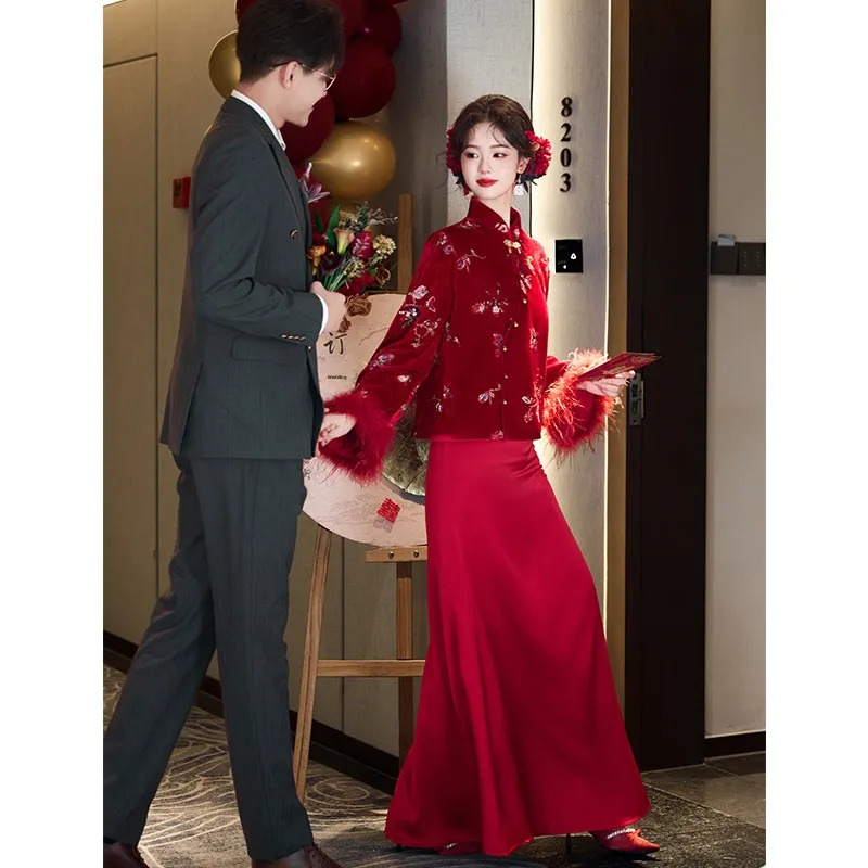 Новый китайский свадебный комплект: платье с длинными рукавами, цвета красного вина, для невесты, на помолвку и возвращение домой, юбка, последняя версия 2025 года
Новый китайский свадебный комплект: платье с длинными рукавами, цвета красного вина, для невесты, на помолвку и возвращение домой, юбка, последняя версия 2025 года